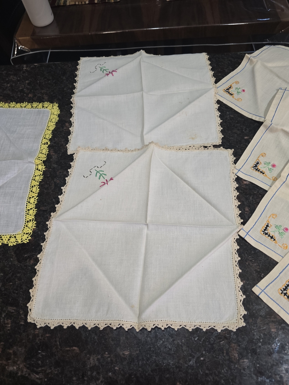 Vintage Embroidered Cream Cotton Hankerchiefs - Picture 3 of 3
